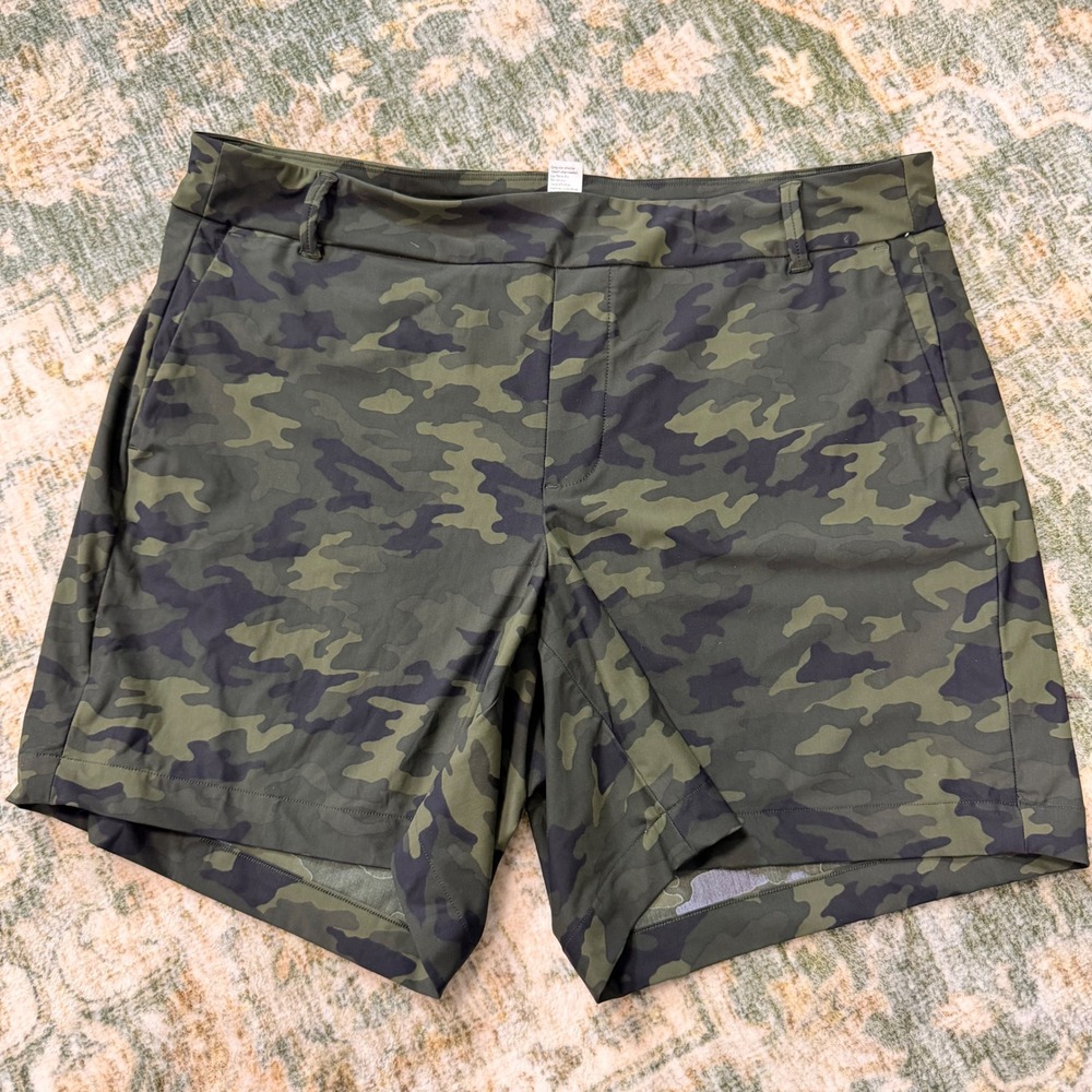Spank spandex camo stretchy athletic biker style shorts large